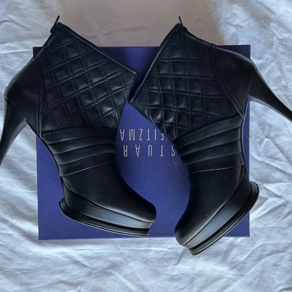 Stuart Weitzman Women Leather Quilted Ankle Boots (size: 8) - Picture 4 of 6